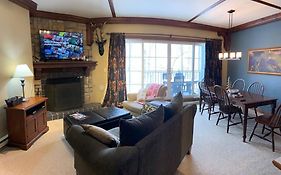 Chalet-Style Condo - 5 Minutes To Lifts And Village!